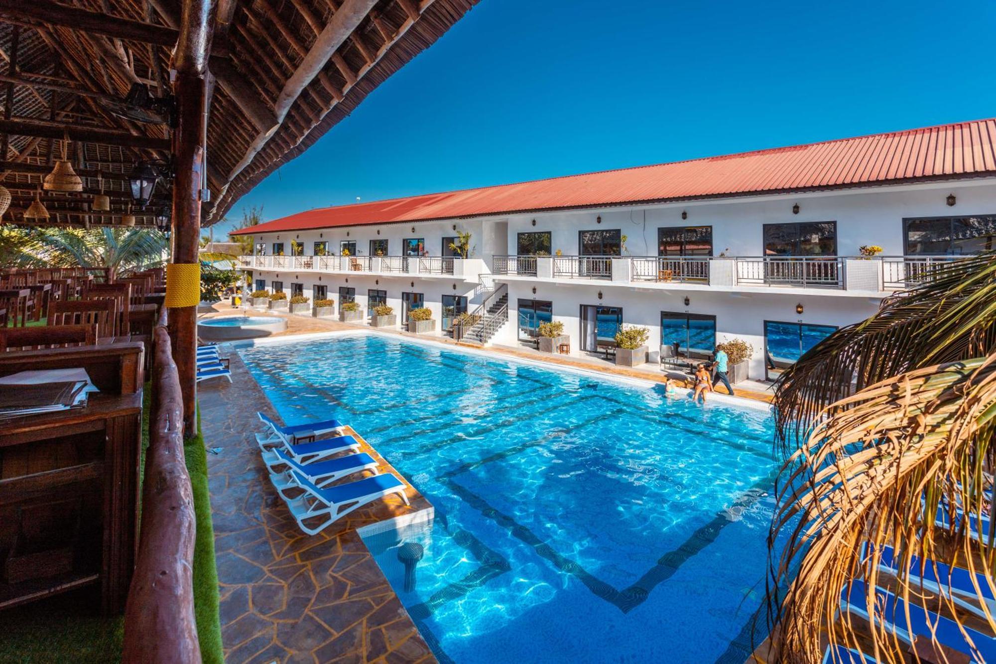 Hotel Canary &